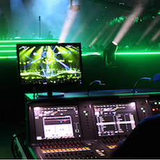 Carrie Underwood 巡回演唱会——CLAIR 国际率先使用s36沙龙会PM10调音台